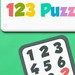 Kolorowy napis „123 Puzzle” i tablica z liczbami na zielonym tle
