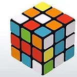 Kolorowa kostka z różnobarwnymi kwadratami na białym tle