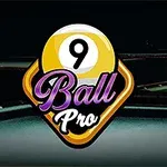 Logo z dużym bilem bilardowym z numerem dziewięć i napisem Ball Pro na ciemnym tle stołu bilardowego