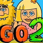 Dwoje rysunkowych postaci z blond włosami, mężczyzna z brodą i kobieta z kwiatem we włosach, stoją za dużym kolorowym napisem GO 2 na tle nieba