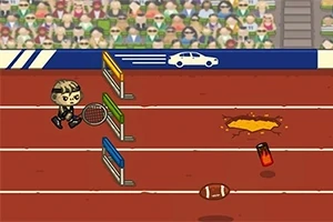 Postać z rakietą tenisową biegnie po torze przeszkodowym z płotkami, dziurą i piłką futbolową na tle pełnych trybun