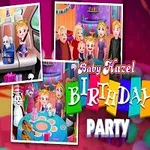 Dziewczynka w niebieskiej sukience i urodzinowej czapeczce, otoczona kolorowymi zdjęciami z imprezy urodzinowej w tle