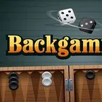 Napis „Backgammon” na tle drewnianej planszy z czarnymi i białymi pionkami oraz dwoma kostkami