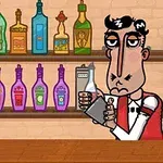 Barman trzymający shaker za barem z kolorowymi butelkami i miską cytryn na blacie