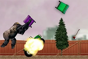 Goryl trzymający fioletowe krzesło, wybuchający pojazd, zielone krzesło w powietrzu, choinka i siekiera