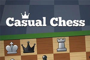 Grafika z napisem Casual Chess z koroną nad tekstem oraz widok z góry na szachownicę z figurami