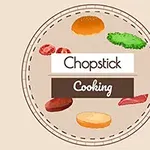 Logo złożone z ilustracji składników do burgera, takich jak bułka, sałata, pomidory, mięso i ser, z nazwą Chopstick Cooking na środku