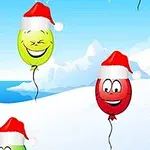 Kolorowe balony z uśmiechniętymi buźkami i czapkami Mikołaja unoszą się na tle zimowego krajobrazu z igloo