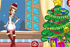 Kobieta ubrana w świąteczne stroje stoi obok ozdobionej choinki z prezentami u jej podstawy, w tle okno z widokiem na nocne niebo