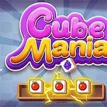 Kolorowe logo Cube Mania z trzema klockami ozdobionymi obrazkami jabłek na tle w kratkę
