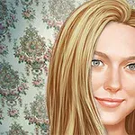 Młoda kobieta z długimi blond włosami na tle wzorzystej tapety