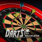 Tarcza do darta z wbitymi trzema lotkami oraz napis Darts Pro Multiplayer