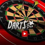 Tarcza do darta z trzema wbitymi lotkami i napisem Darts Pro