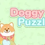 Grafika przedstawia dwa urocze rysunkowe psy otoczone kolorowymi ciasteczkami i kośćmi na zielonym tle z napisem Doggy Puzzle