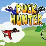 Napis Duck Hunter z tryskającymi kolorowymi kaczkami na niebieskim niebie, celownik i ręka wskazująca na lecącą czerwoną kaczkę nad zielonym krajobrazem