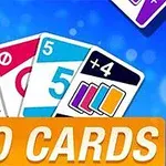 Kolorowe karty do gry na tle z niebieskimi bokeh oraz napis DUO CARDS