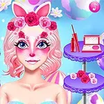 Postać z różowymi włosami i uszami królika, ozdobiona różowymi kwiatami, otoczona przez produkty do makijażu na niebieskim tle