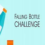 Butelka wody z pomarańczową nakrętką na jasnoniebieskim tle z napisem Falling Bottle Challenge