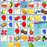 Kolorowa układanka z owocami, warzywami i kwiatami na tle niebieskich kafelków