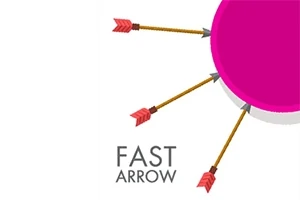 Różowe koło z trzema wbitymi strzałami i napis „FAST ARROW” obok