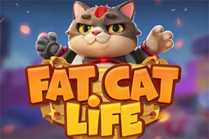 Szczęśliwy, szary kot siedzi w koszyku na tle kolorowego napisu „Fat Cat Life”