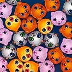 Kolorowe, rysunkowe główki zwierząt z dużymi oczami, takie jak koty, psy i inne, rozmieszczone na ciemnym tle