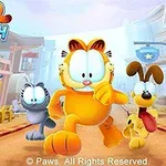 Garfield, Odie i Nermal biegną ulicą w kolorowym, kreskówkowym miasteczku