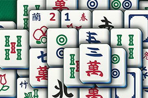 Stosy kolorowych płytek z chińskimi znakami i symbolami