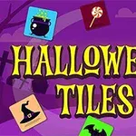 Kolorowa grafika z napisem Halloween Tiles otoczonym różnorodnymi symbolami Halloween, takimi jak dynia, duch, czarownica, kociołek, nietoperz i lizak na fioletowym tle