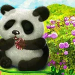 Pluszowa panda trzymająca ciasteczko, otoczona kwiatami i zielenią w słonecznym ogrodzie