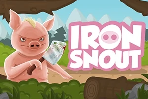 Różowa postać świni z gniewnym wyrazem twarzy trzyma siekierę na tle lasu z napisem IRON SNOUT