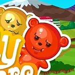 Dwa kolorowe niedźwiedzie żelkowe na tle krajobrazu z zielonymi wzgórzami, kolorowymi budynkami i ośnieżoną górą w oddali