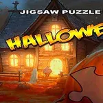 Domek w stylu halloweenowym z jasnym oświetleniem w oknach i wielką dynią z kawałkiem układanki na pierwszym planie