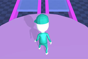 Postać w zielonym stroju i czapce stoi na różowej powierzchni z dwoma niebieskimi platformami na tle