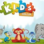 Animowane zwierzęta, takie jak nosorożec, papuga, małpa, wąż i słoń, siedzą razem na tle pastelowych kolorów z napisem Kids Zoo Fun u góry