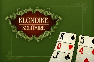 Zielone tło z ozdobną ramką i półką z napisami „Klondike Solitaire” oraz widocznymi kartami do gry