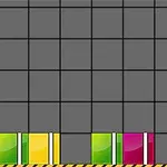 Kolorowe bloki ułożone w trzech kolumnach na szarej siatce z żółto-czarnymi krawędziami