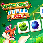 Zielone tło z postacią kobiety trzymającą słoik, lisem, ikonami owoców i grzybów oraz logotypem Magic Forest Tiles Puzzle