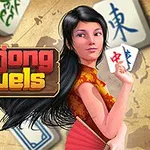 Kobieta w czerwonej sukni trzymająca wachlarz i kafelek na tle płytek z chińskimi znakami oraz kolorowy napis z logo