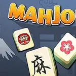 Napisy MAHJONG z kafelkami symboli na tle japońskiej bramy torii