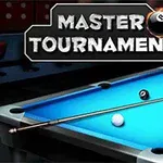 Stół bilardowy z kijem i bilami, z logo Master Tournament przedstawiającym bilę z płomieniem