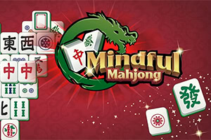 Czerwona grafika przedstawiająca zielonego smoka otaczającego ręcznie rysowany napis Mindful Mahjong z kafelkami mahjonga w tle