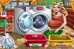 Kobieta wstająca obok pralki z otwartymi drzwiami, obok koszy na zabawki i ubrania w kolorowym pomieszczeniu