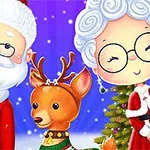 Święty Mikołaj, pani Mikołajowa i renifer w świątecznych strojach na tle choinki i gwiaździstego nieba