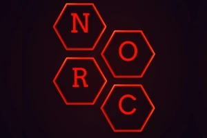Cztery czerwone sześciokąty z literami N, O, R, C na ciemnym tle