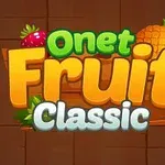 Napis Onet Fruit Classic z kolorowymi literami i owocami na tle drewnianych paneli