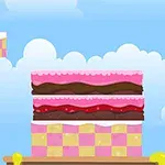 Kawałek ciasta z różnymi warstwami kremu na tle nieba z chmurami