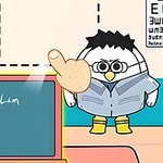 Rysunek przedstawia postać w okularach w sali lekcyjnej obok tablicy z zapisanym matematycznym wzorem i dużą dłonią wskazującą w stronę tablicy