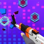 Ręka trzymająca futurystyczną broń na tle fioletowych pikseli i kształtów geometrycznych