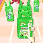 Ręka trzymająca zielone etui na telefon z uszami królika i kolorowym wzorem na tle toru, z rzędem identycznych etui